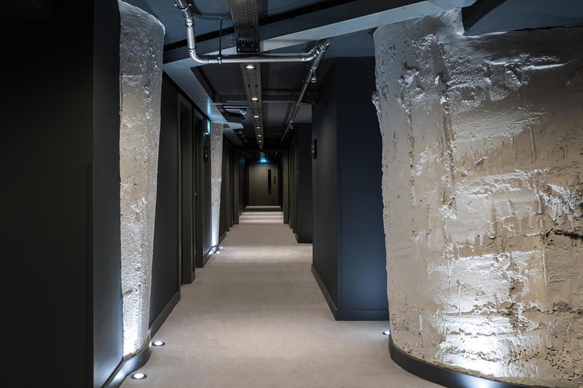 Zedwell Underground Hotel Tottenham Court Rd Londyn Zewnętrze zdjęcie